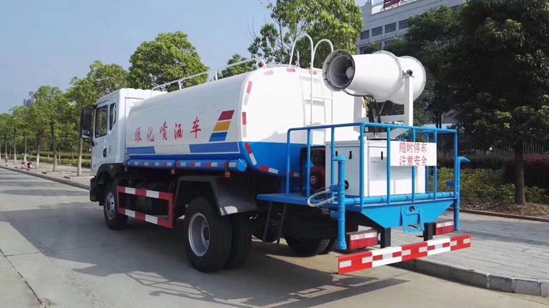 12����12�����|�L(f��ng)������D9�G����ˮ܇�DƬ