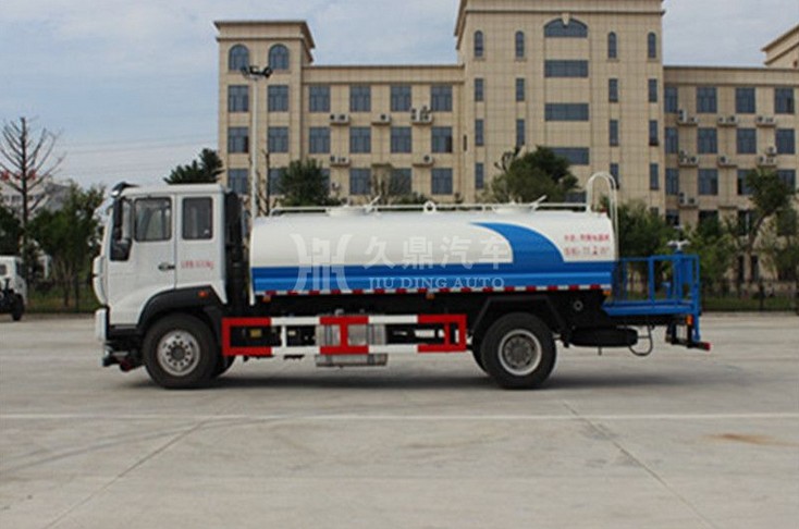 10噸灑水車多少錢_10噸(10方)重汽斯太爾綠化灑水車廠家價格3