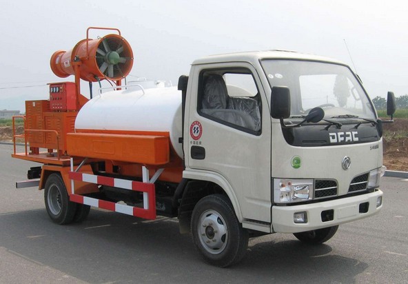 5噸東風(fēng)多利卡農(nóng)藥噴灑車價(jià)格4