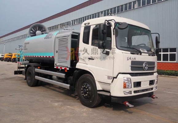 全液壓式東風(fēng)天錦多功能抑塵車圖片 全液壓式東風(fēng)天錦多功能抑塵車圖片