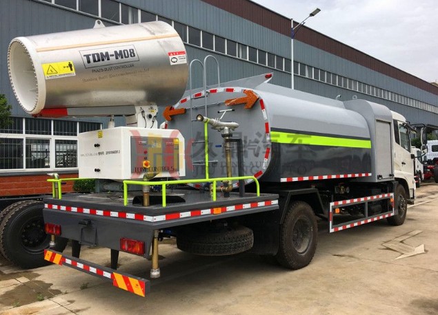 80米風(fēng)送式霧炮東風(fēng)天錦多功能抑塵車3
