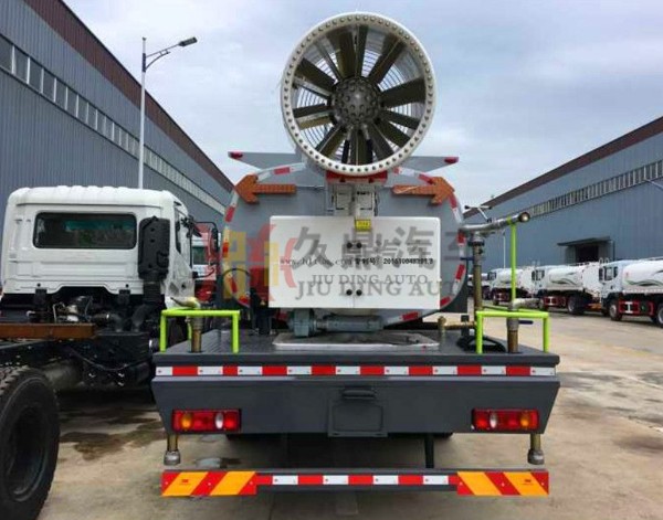80米風(fēng)送式霧炮東風(fēng)天錦多功能抑塵車4