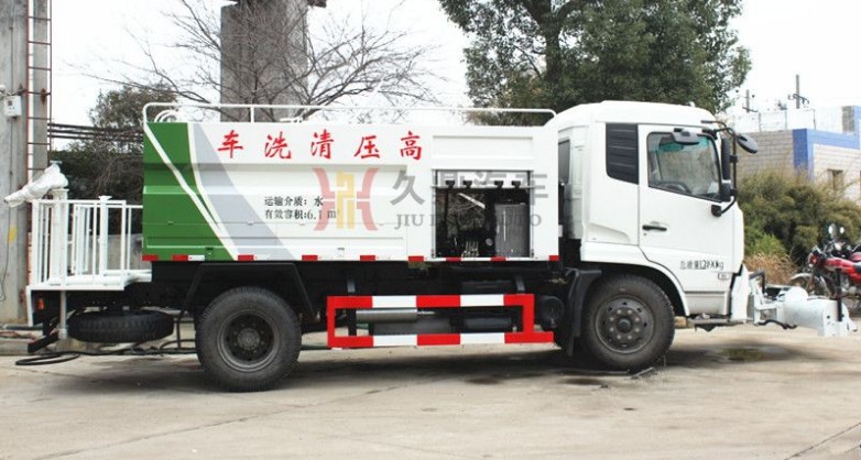 公路灑水車多少錢一輛_東風天錦公路灑水車2