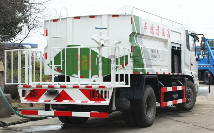 公路灑水車多少錢一輛_東風天錦公路灑水車3