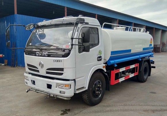 8方灑水車大概價格_福瑞卡8噸綠化灑水車廠家價格3