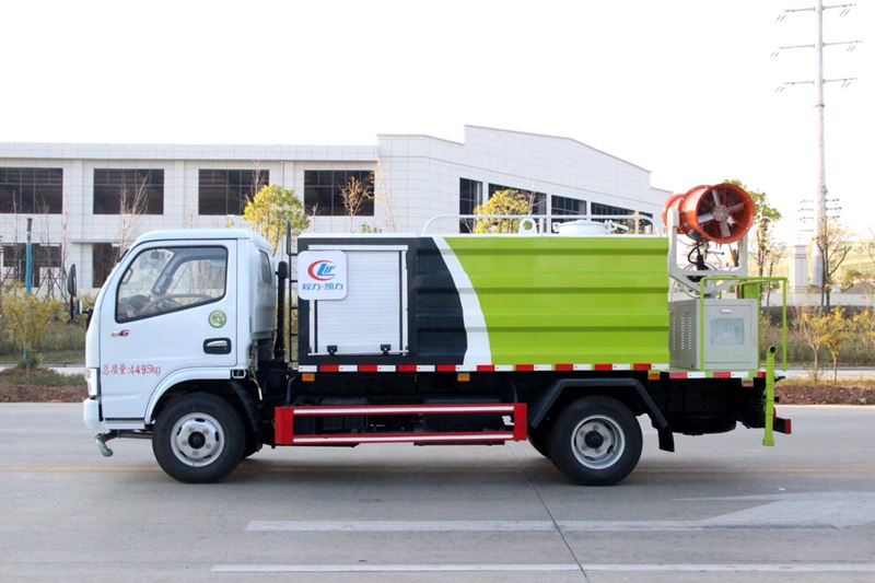 藍(lán)牌灑水車和黃牌灑水車的區(qū)別_東風(fēng)小多利卡5方藍(lán)牌抑塵車5