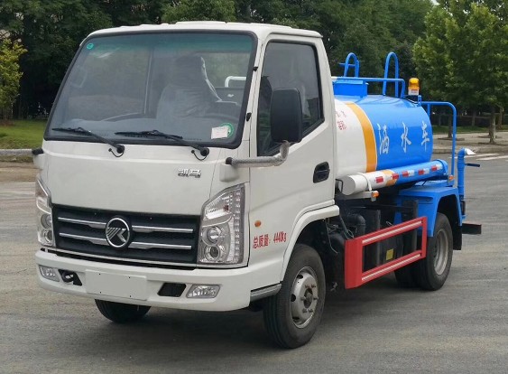凱馬2噸藍(lán)牌綠化灑水車廠家價(jià)格5