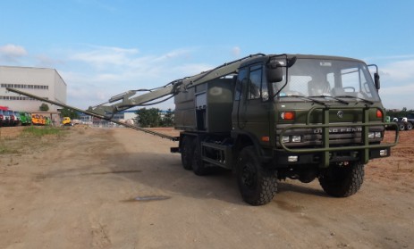 多功能灑水車(chē)_東風(fēng)六驅(qū)太陽(yáng)能光伏板清洗車(chē)3