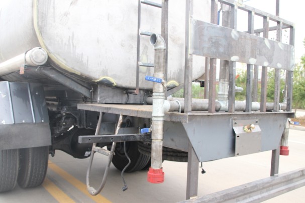 東風天錦灑水車(不銹鋼罐體)高清圖片 東風天錦灑水車(不銹鋼罐體)高清圖片