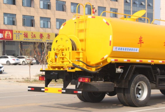 東風天錦灑水車帶高壓清洗高清圖片 東風天錦灑水車帶高壓清洗高清圖片