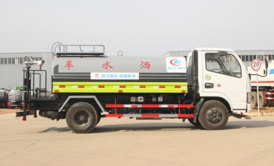 東風小多利卡灑水車(程力標準化罐體)高清圖片 東風小多利卡灑水車(程力標準化罐體)高清圖片