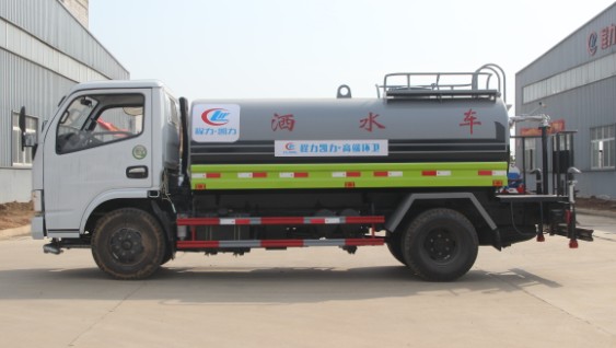 東風小多利卡灑水車(程力標準化罐體)高清圖片 東風小多利卡灑水車(程力標準化罐體)高清圖片