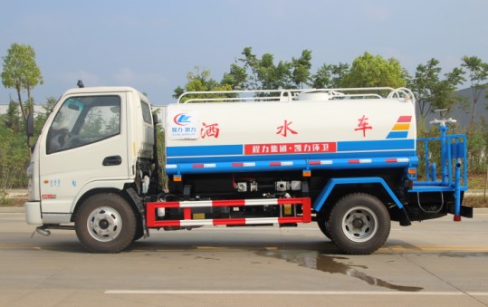 凱馬5方灑水車圖片 凱馬5方灑水車圖片