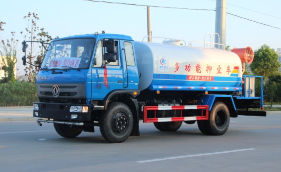 東風(fēng)145灑水車帶霧炮圖片 東風(fēng)145灑水車帶霧炮圖片