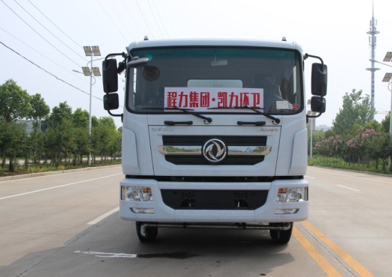 �|�L������D9��ˮ܇���F�ڣ��A�ޣ�����DƬ