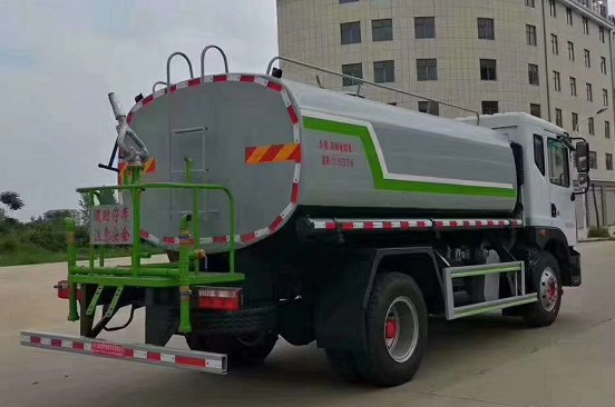 國六12方東風(fēng)多利卡D9灑水車圖片 國六12方東風(fēng)多利卡D9灑水車圖片