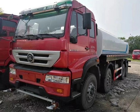 庫存重汽M5G前四后八灑水車圖片 庫存重汽M5G前四后八灑水車圖片