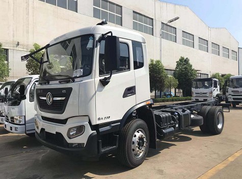 國(guó)六東風(fēng)天錦230馬力灑水車(chē)底盤(pán)圖片 國(guó)六東風(fēng)天錦230馬力灑水車(chē)底盤(pán)圖片