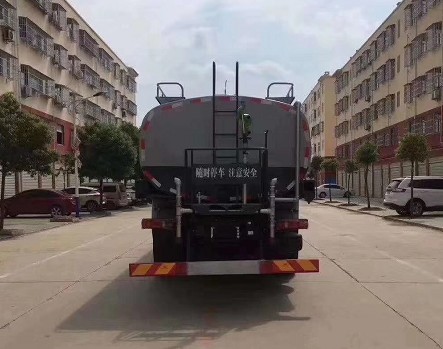 國(guó)六20方東風(fēng)專底D3S后雙橋?yàn)⑺噲D片 國(guó)六20方東風(fēng)專底D3S后雙橋?yàn)⑺噲D片