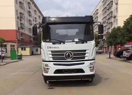 20方灑水車報(bào)價(jià)表_國(guó)六20方東風(fēng)專底D3S后雙橋綠化灑水車2