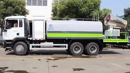 國(guó)六重汽汕德卡多功能抑塵車(chē)4