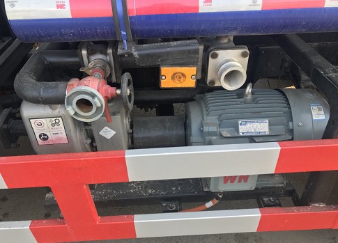 東風(fēng)凱普特純電動(dòng)灑水車灑水泵圖片 東風(fēng)凱普特純電動(dòng)灑水車灑水泵圖片