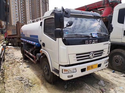 二手帶手續(xù)9噸灑水車圖片 二手帶手續(xù)9噸灑水車圖片
