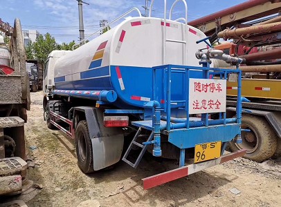 二手帶手續(xù)9噸灑水車圖片 二手帶手續(xù)9噸灑水車圖片
