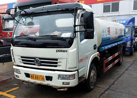 二手9.2方灑水車(chē)圖片 二手9.2方灑水車(chē)圖片