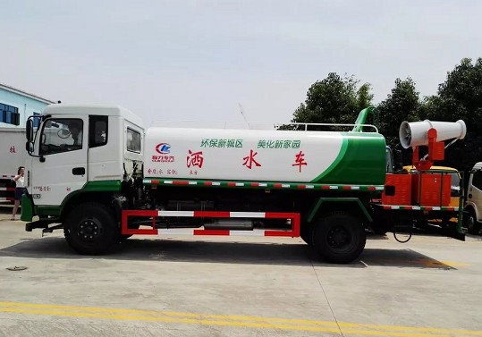 30-35米東風專底抑塵車 30-35米東風專底抑塵車