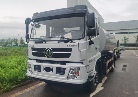 12方東風(fēng)福瑞卡F7灑水車圖片 12方東風(fēng)福瑞卡F7灑水車圖片