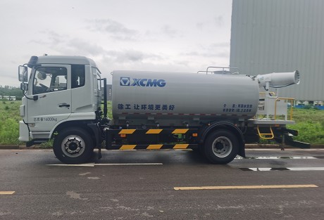 12方東風(fēng)福瑞卡F7灑水車圖片 12方東風(fēng)福瑞卡F7灑水車圖片