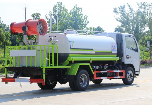 5噸灑水車型號(hào)及價(jià)格_國(guó)六5噸東風(fēng)多利卡帶霧炮灑水車廠家價(jià)格4