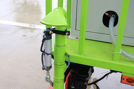 國六5方東風(fēng)福瑞卡帶霧炮灑水車圖片 國六5方東風(fēng)福瑞卡帶霧炮灑水車圖片