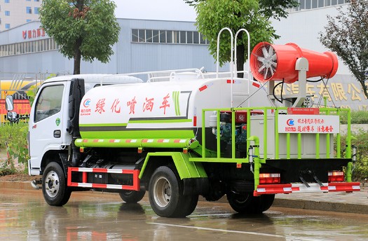 國六5方東風(fēng)福瑞卡帶霧炮灑水車圖片 國六5方東風(fēng)福瑞卡帶霧炮灑水車圖片