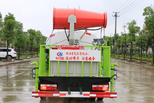國六5方東風(fēng)福瑞卡帶霧炮灑水車圖片 國六5方東風(fēng)福瑞卡帶霧炮灑水車圖片