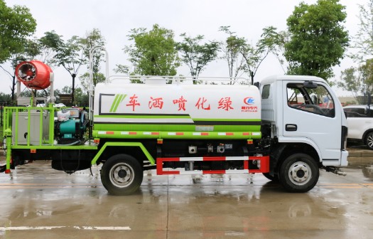 國六5方東風(fēng)福瑞卡帶霧炮灑水車圖片 國六5方東風(fēng)福瑞卡帶霧炮灑水車圖片