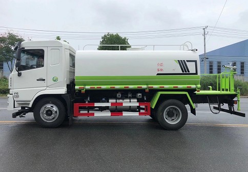 國六12方大運(yùn)F6灑水車廠家圖片 國六12方大運(yùn)F6灑水車廠家圖片