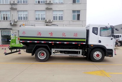 14.8����(gu��)��D9��ˮ܇�෽λ�DƬ