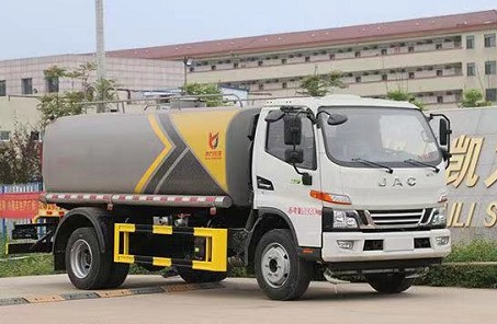 8噸灑水車價格_國六8-10噸江淮駿鈴綠化灑水車廠家價格