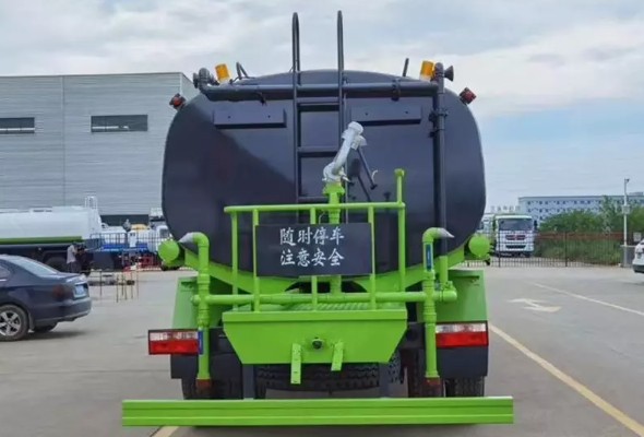 15噸東風多利卡D9灑水車 15噸東風多利卡D9灑水車