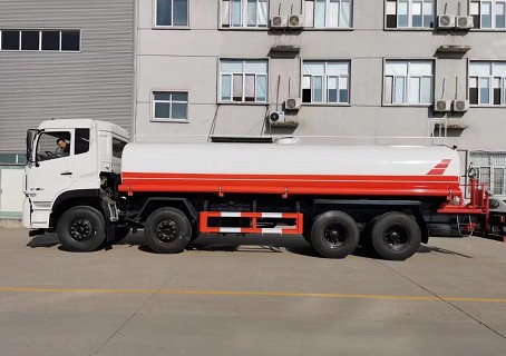 ����25����ˮ܇,�|�L(f��ng)����VLǰ�ĺ�˞�ˮ܇�DƬ