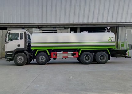 ���������ǵ¿�ǰ�ĺ��25����ˮ܇�DƬ