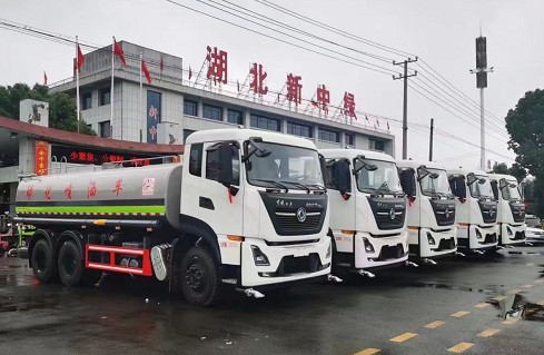 國(guó)六東風(fēng)天龍后雙橋18方灑水車(chē)批量發(fā)車(chē)圖片 國(guó)六東風(fēng)天龍后雙橋18方灑水車(chē)批量發(fā)車(chē)圖片