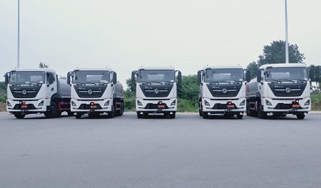 國(guó)六東風(fēng)天龍后雙橋18方灑水車(chē)批量發(fā)車(chē)圖片 國(guó)六東風(fēng)天龍后雙橋18方灑水車(chē)批量發(fā)車(chē)圖片