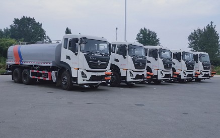 國(guó)六東風(fēng)天龍后雙橋18方灑水車(chē)批量發(fā)車(chē)圖片 國(guó)六東風(fēng)天龍后雙橋18方灑水車(chē)批量發(fā)車(chē)圖片