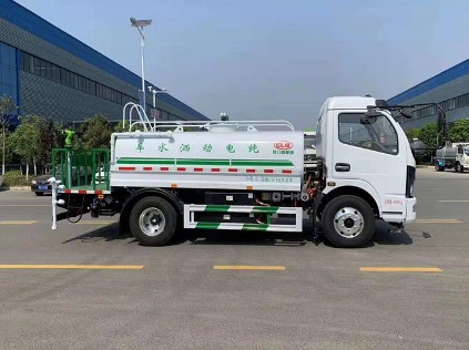 東風(fēng)多利卡5噸純電動(dòng)灑水車 東風(fēng)多利卡5噸純電動(dòng)灑水車