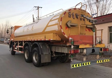 原裝灑水車 原裝灑水車