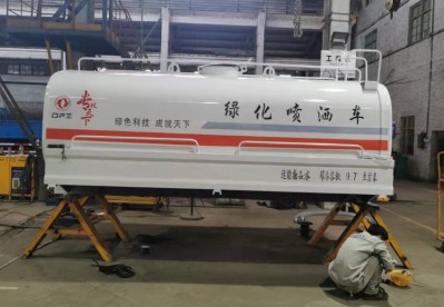 國(guó)六東風(fēng)濰柴160馬力12方灑水車(chē) 國(guó)六東風(fēng)濰柴160馬力12方灑水車(chē)