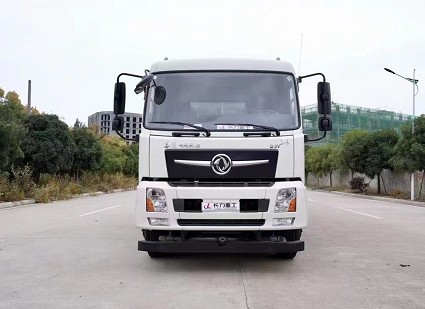 25方灑水車(chē)大約多少錢(qián)一臺(tái)呢_國(guó)六東風(fēng)專底D3V前四后八26方灑水車(chē)廠家價(jià)格2